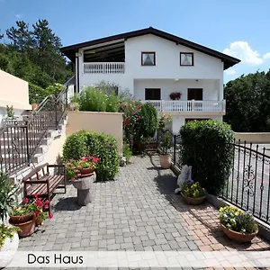 Anica Iles Apartment